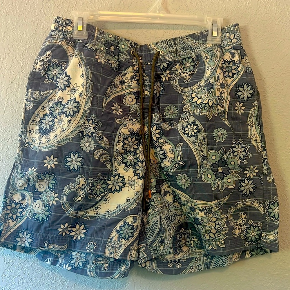 Thomas Dean swim trunks size M